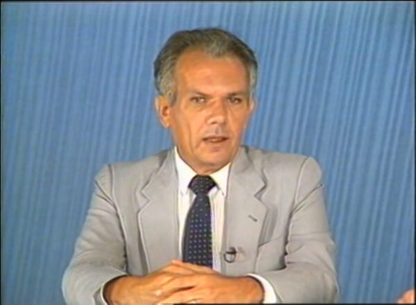 Antônio Mariz - governador a época 