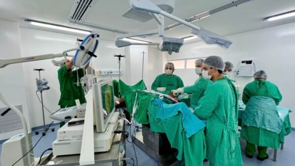 Cirurgia ortopédica no Hospital Regional de Guarabira