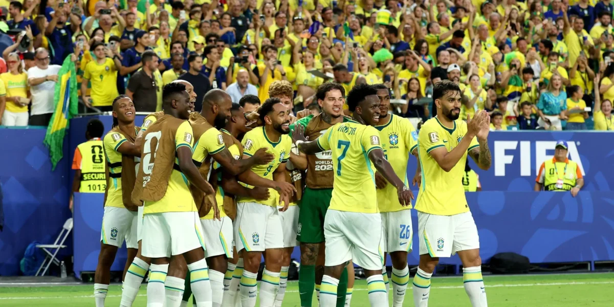 Com uma atuação coletiva brilhante, Brasil confirma favoritismo, faz três na Escócia e passa em 1º Divulgação FIFA