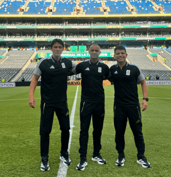 Wilton Pereira Sampaio, Bruno Pires e Bruno Boschilia estiveram na partida eletrizante entre Marrocos e HolandaCréditos Divulgação